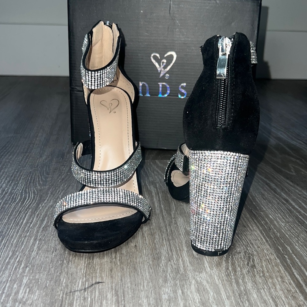 Windsor sugar-13 black size 7 high heels with diamonds